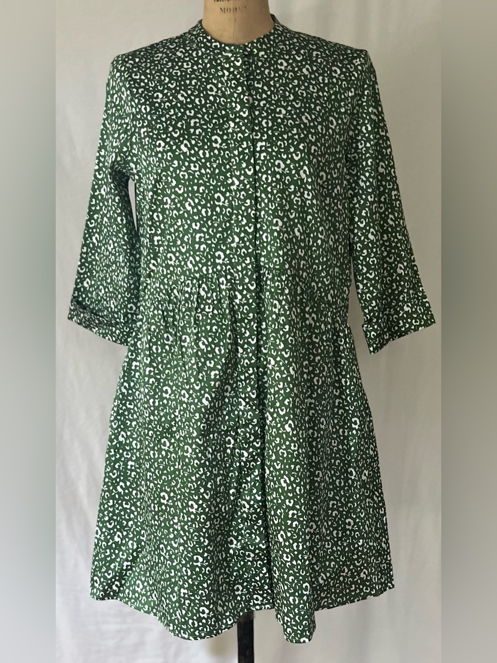 Tuckernuck Royal Shirt Dress in Cheetah Green S